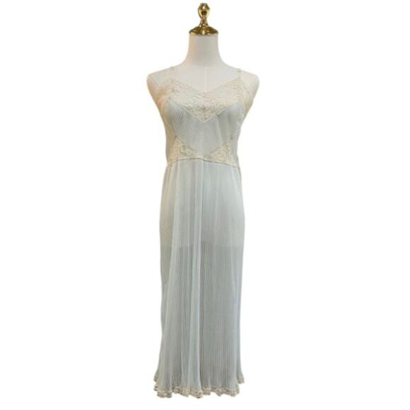 Vintage 50s Pastel Blue Sheer Nylon Crystal Pleated Lacy Full Slip Dress Size 34 - Picture 4 of 12